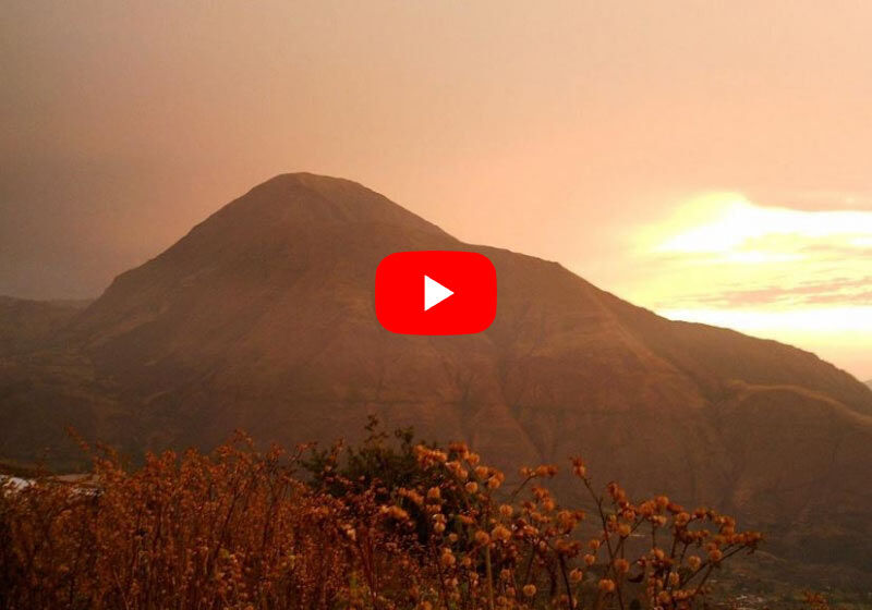 VIDEO: Canto al ECUADOR desde la cima del cerro PUÑAY, poema del riobambeño Luis Alberto Costales