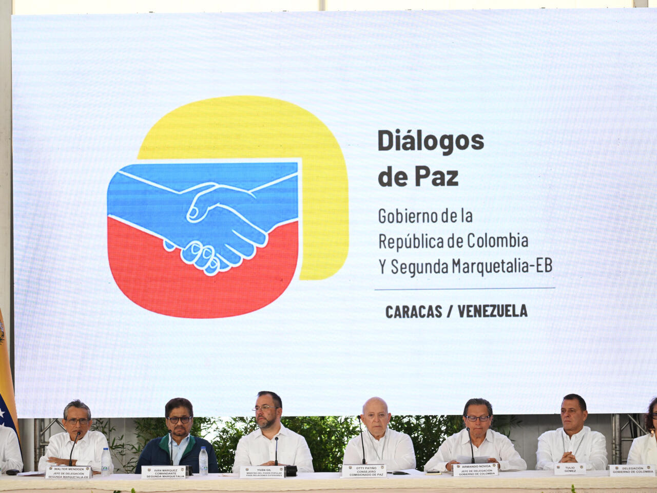 Colombia y disidentes de las FARC inician diálogo de paz en Venezuela