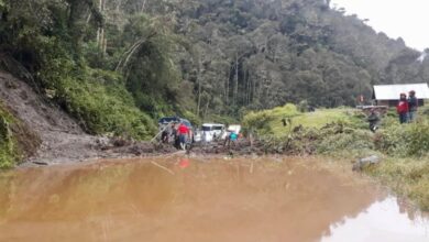La vía Macas-Riobamba está cerrada por un deslizamiento