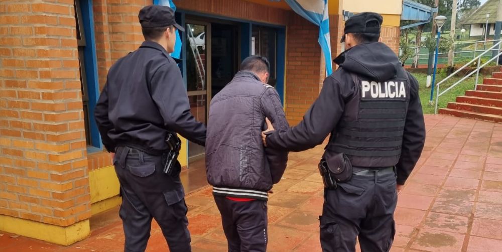 Robó un celular, lo siguió usando y fue atrapado por la Policía ...