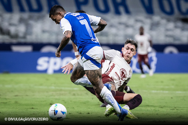 Mushuc Runa sorprende y vence a Cruzeiro en la Copa Sudamericana 2025