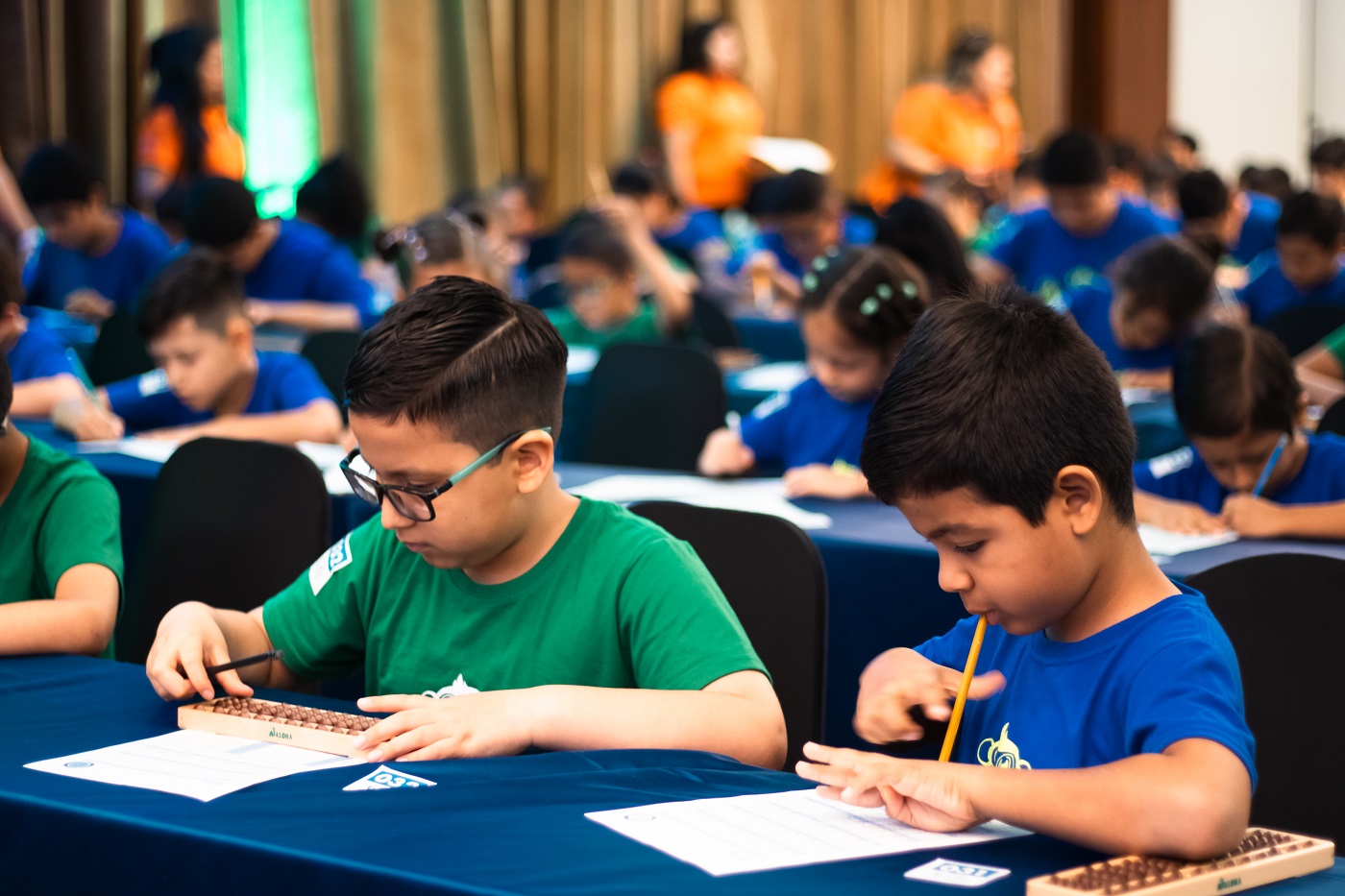 Niños ecuatorianos brillan en el Campeonato Nacional de Cálculo ...