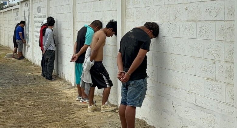 En Santa Elena 08 ciudadanos aprehendidos, entre ellos un ...