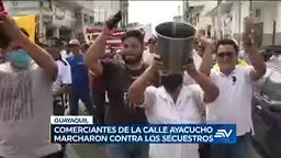 Comerciantes de la Bahía y la calle Ayacucho marchan en Guayaquil ...