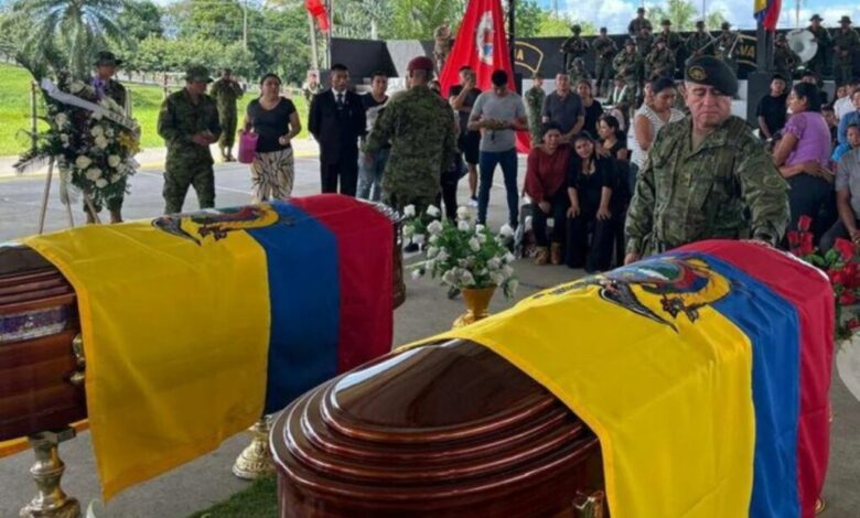 Llegan a Quito los cuerpos de los 11 militares asesinados en ...