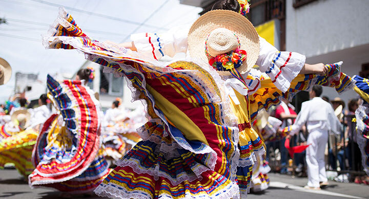 Tradiciones de la Región Andina de Colombia: Bailes y trajes típicos