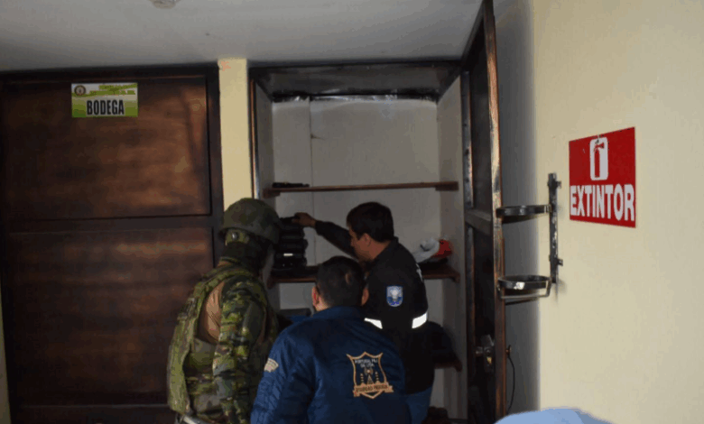 Militares incautan arma de fuego durante operativo en Riobamba