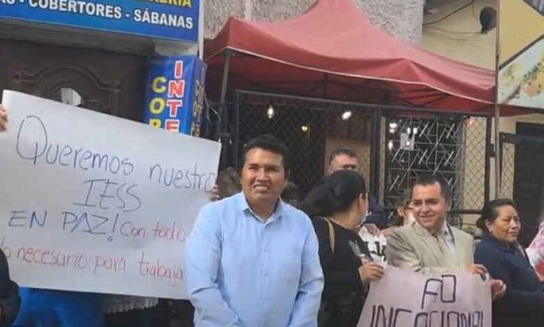 Protestas en el hospital del IESS de Riobamba por falta de insumos ...