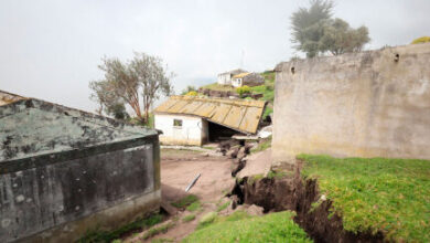 Emergencia en Cotopaxi: Lluvias provocan grietas y socavones en ...