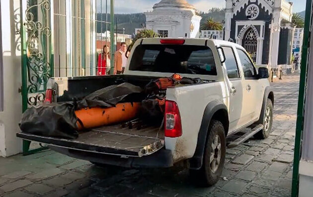 Un turista ambateño murió en nevado El Altar - Ecuador 221