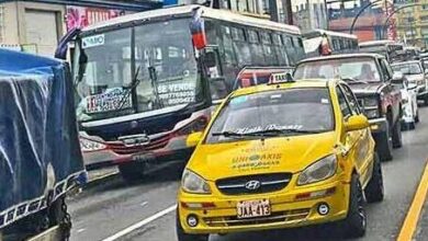 Robo express de accesorios a un taxi en pleno centro de Riobamba ...
