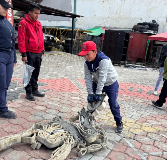 Mini Bomberos en Acción: Concluyó el curso vacacional en Guamote