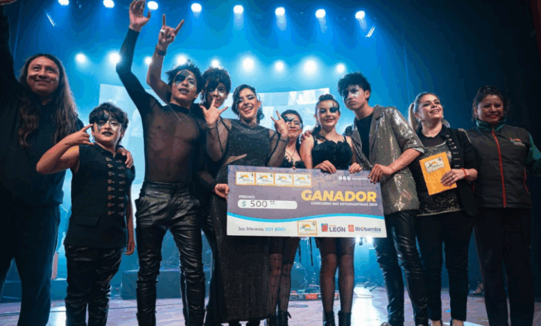 Riobamba vibró con la final del Concurso de Estudiantinas 2025
