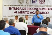 Entregan Medalla de Reconocimiento al Mérito Académico a docentes ...