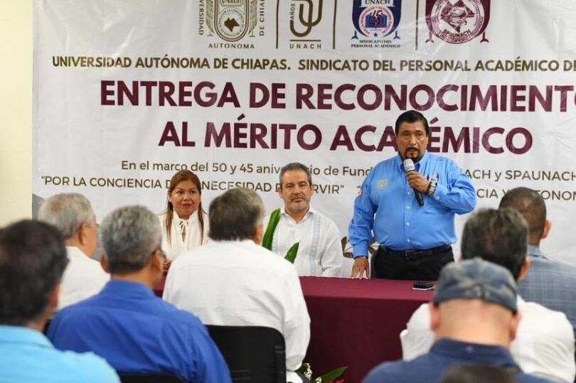 Entregan Medalla de Reconocimiento al Mérito Académico a docentes ...