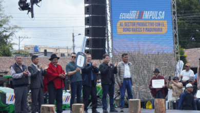 Daniel Noboa entregó recursos al agro en Riobamba