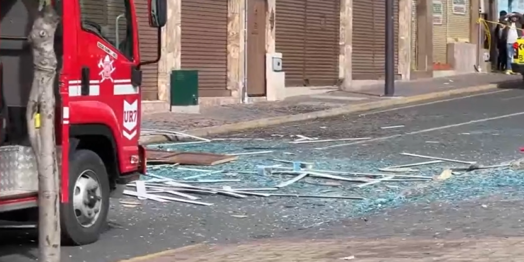 Explosión por gas deja dos heridos graves y destrozos en el centro ...