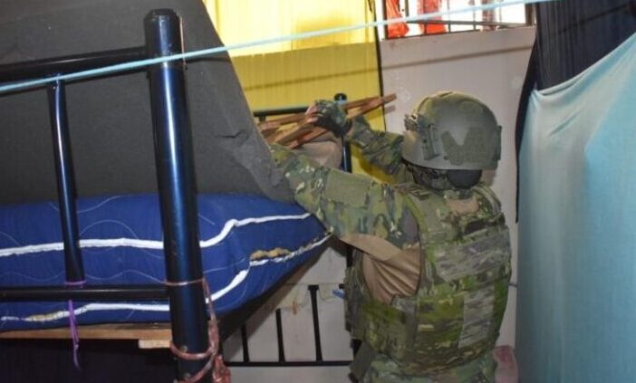Operativo en Cárcel de Riobamba: Hallazgo de Objetos Prohibidos ...
