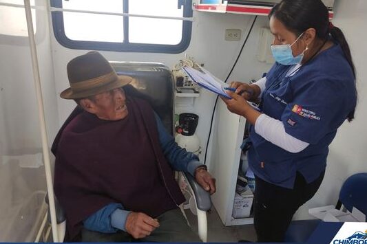 UNIDAD MÓVIL DE SALUD VISITA LA COMUNIDAD DE NAUBUG