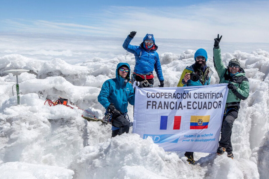 Científicos alcanzaron la cumbre del Chimborazo | Ecuador ...