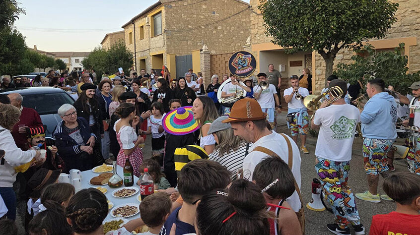 Sodeto inicia sus fiestas con primeras pañoletas, pasacalles y ...