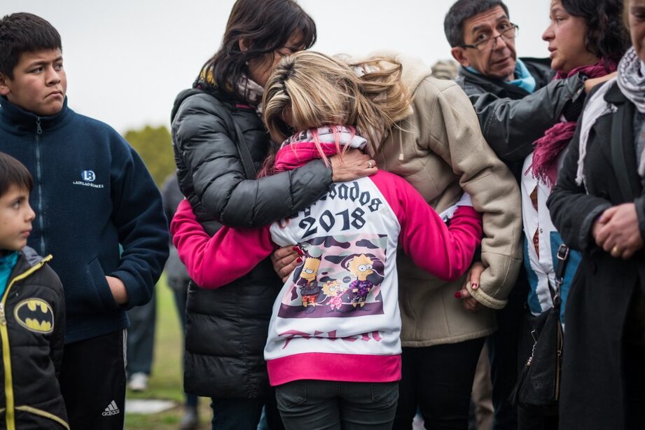 Ceremonia en la tormenta: lo que revelan las muertes de Sandra y ...