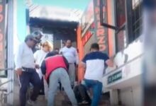 Vecinos linchan a dos acusados de intento de robo en bus - TVC