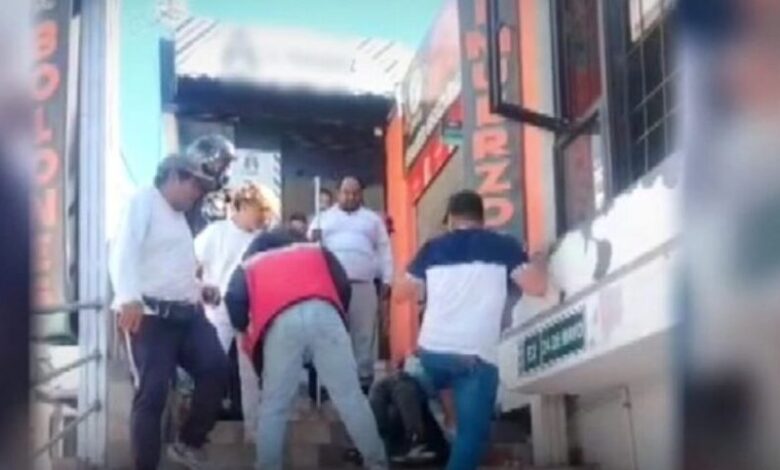 Vecinos linchan a dos acusados de intento de robo en bus - TVC