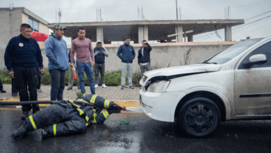 Vehículo incendiado en Riobamba fue controlado