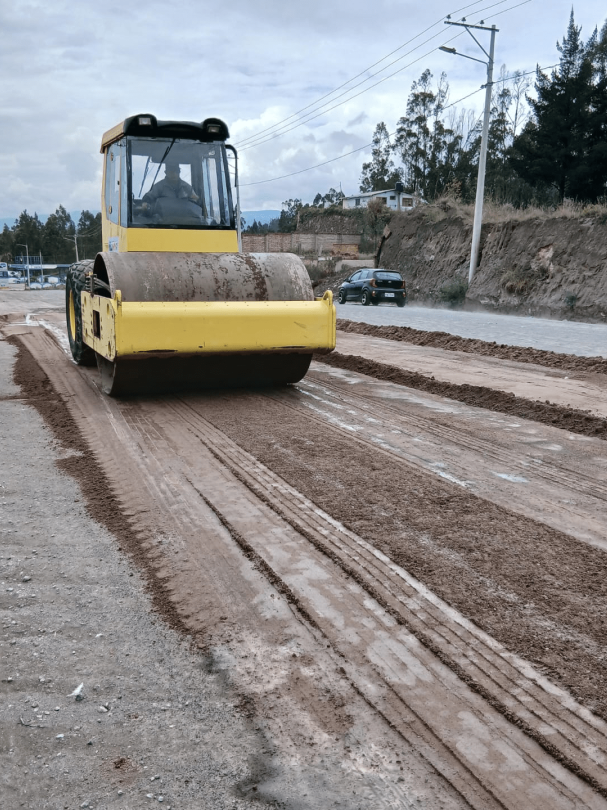 Trabajos preventivos en la vía Guano–Riobamba