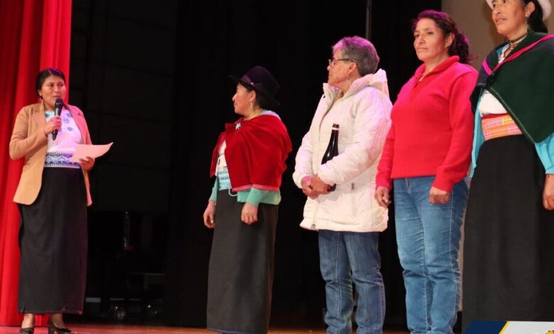 RECONOCIMIENTO AL LIDERAZGO Y EMPRENDIMIENTO FEMENINO