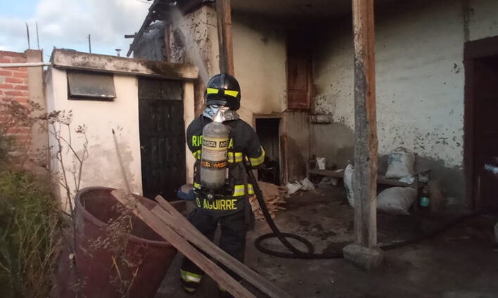 INCENDIO EN LICTO FUE CONTROLADO POR BOMBEROS RIOBAMBA - Cuerpo de ...