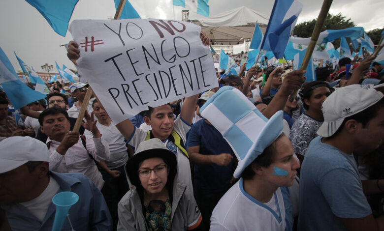 En la marcha más grande de su historia, Guatemala grita ...