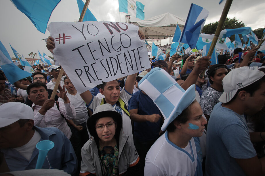 En la marcha más grande de su historia, Guatemala grita ...