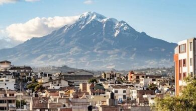 Póster de Riobamba, Ecuador: Arte mural con paisaje urbano ...
