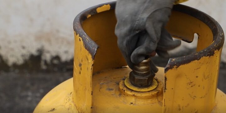 BOMBEROS RIOBAMBA CONTROLARON UNA FUGA DE GAS - Cuerpo de Bomberos ...