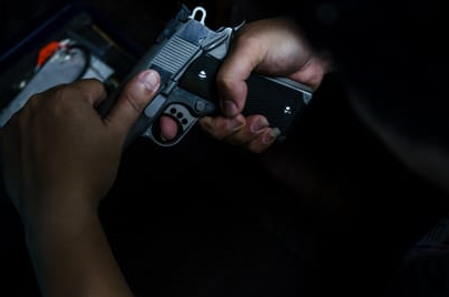 Cinco años de prisión para dos hombres por asalto armado a una ...