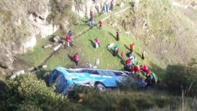 Bus con pasajeros cayó a la quebrada en Guamote. - Cero Latitud Ec ...